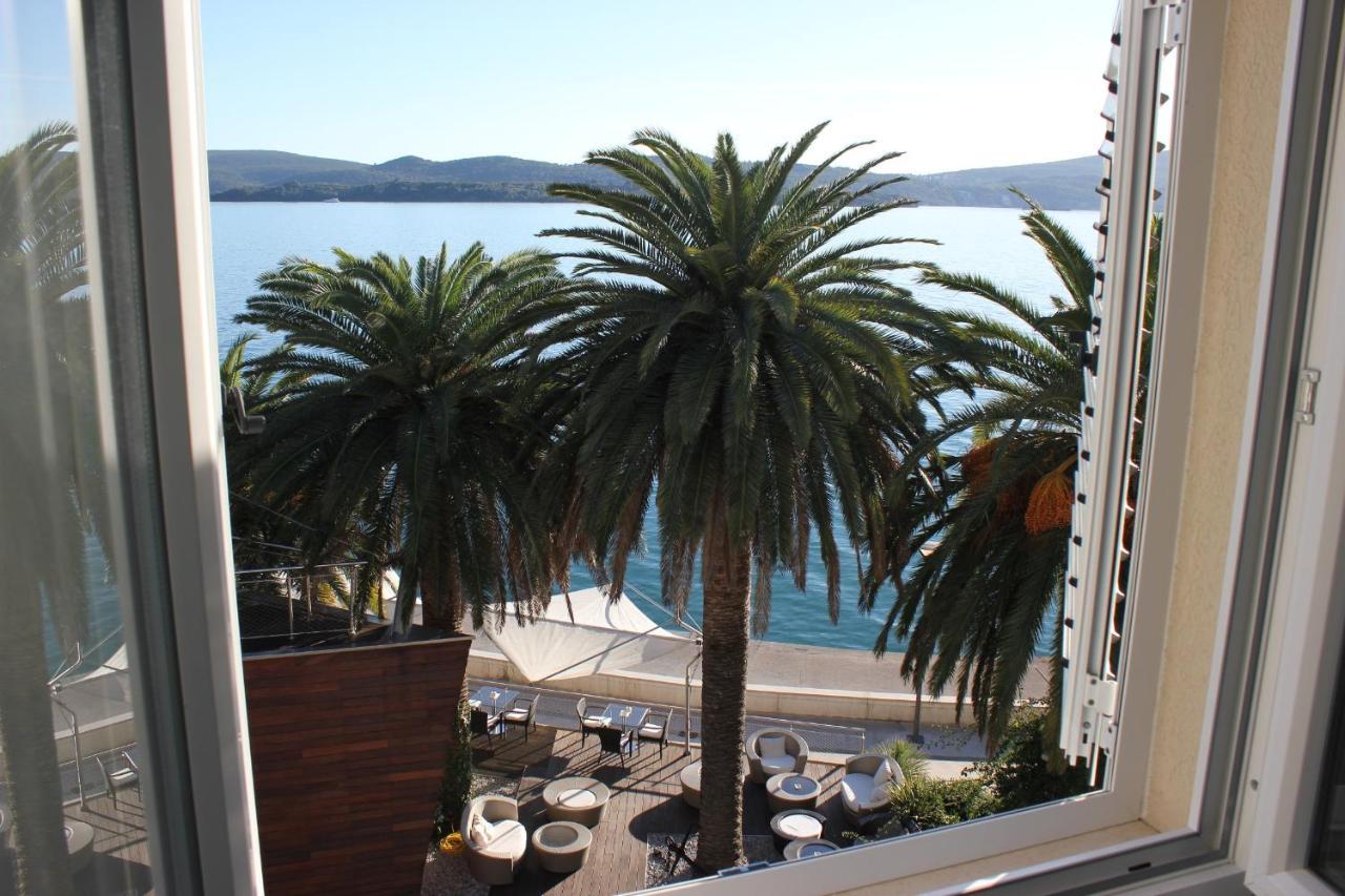 Penthouse By The Sea Apartment Tivat Exterior photo